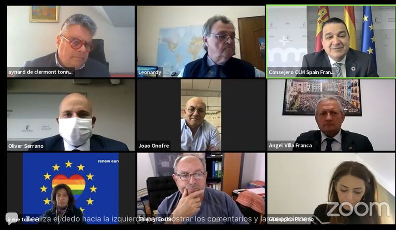 La desesperanza y llamada de auxilio del sector vitivinícola ocupa el eje central del webinar de la AREV sobre la reforma de la PAC